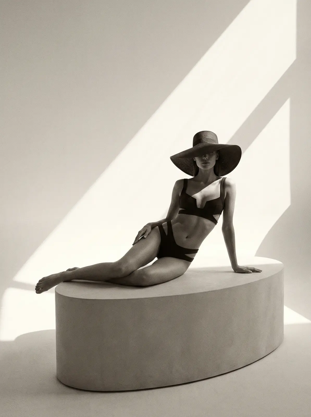 金诚网站 比基尼 设计师泳装艺术短视频